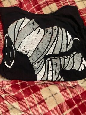 Peanuts Black Tee with White Snoopy Print